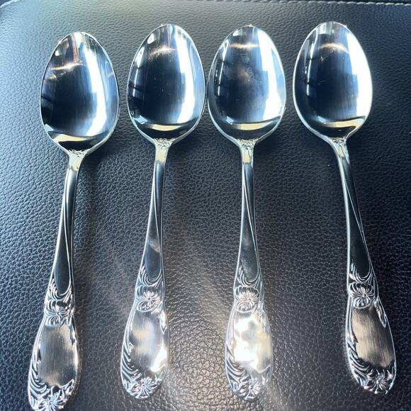 Set of 4 Reed & Barton LA BELLA STAINLESS Place/Oval Soup Spoons - Picture 1 of 7